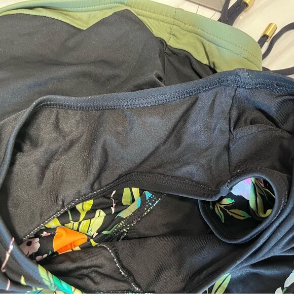 NWT Vince Camuto | Floral Lace Back Bandeau One Piece Swimsuit Pacific Grove 6 - Picture 10 of 10